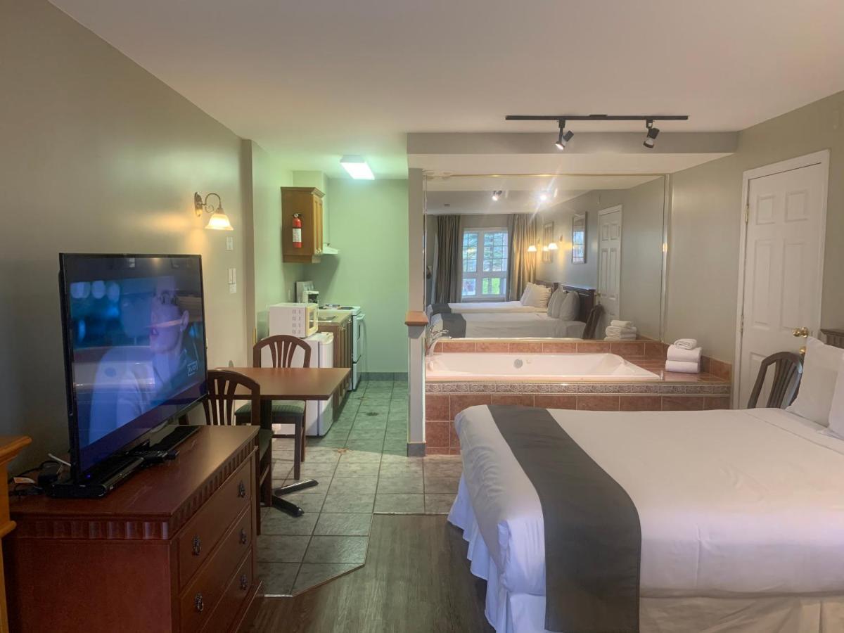 Hotel And Suites Les Laurentides Saint-Sauveur-des-Monts Exterior foto