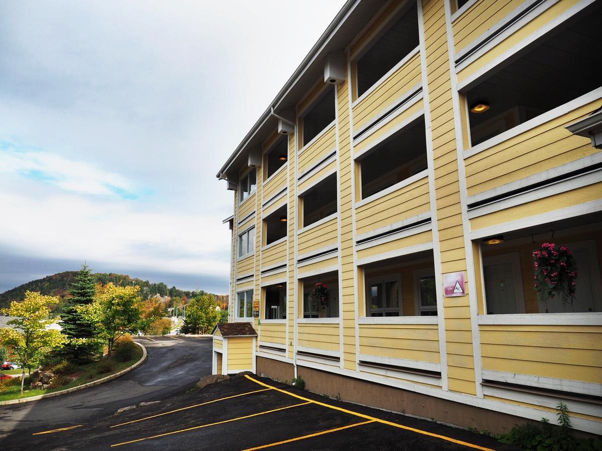 Hotel And Suites Les Laurentides Saint-Sauveur-des-Monts Exterior foto